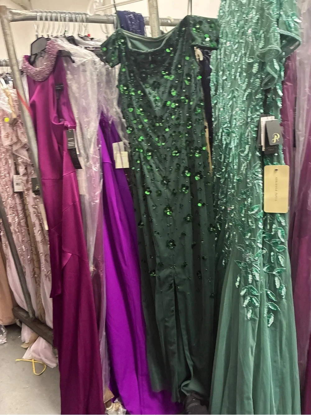 Adrianna Papell SZ 4 NWT Emerald Green Sequin Off Shoulder Formal Gown GALA MOB